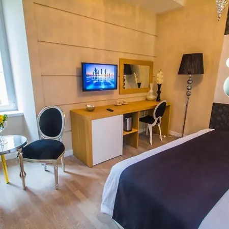 Peninsula Luxury 3*
