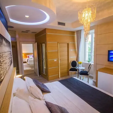 Peninsula Luxury